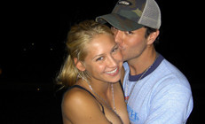 Aşkı bulduktan sonra evine kapanmıştı... Ser verip sır vermeyen ünlü çiftten dördüncü bebek müjdesi... 44 yaşında bir kez daha hamile