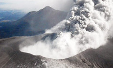 Japonyada yanardağ patlaması