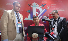 Selçuk Bayraktardan Demirören Medya standına ziyaret