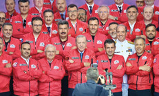 Dünya savunma hamlelerimizi konuşuyor