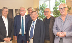 Türk basınının duayeni Orhan Tinegin’in 90. yaş günü kutlandı