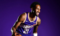 Fenerbahçe Bekodan ayrılan Nigel Hayes Davis, Phoenix Suns ile ilk maçına çıktı