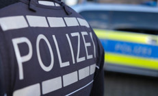 Frankfurt’ta şiddet uygulayan polislere baskın