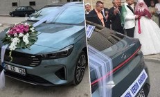 Togg T10F modelini süsleyerek gelin almaya gitti Vatandaşların ilgi odağı oldu