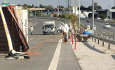 Mersinde ilginç kaza: Binlerce arı otoyola saçıldı