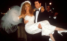 Onların büyük aşkını ölüm bile bitiremedi...Kaybettiği karısının doğum gününü kutladı... Hem kendi ağladı, hem herkesi ağlattı