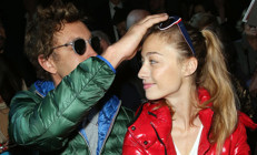 Evleneli 10 yıl oldu, aşk ilk günkü gibi... Ünlü çifte iki erkeğin üstüne kız bebek geldi