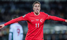 Kenan Yıldıza Akdeniz Mükemmeliyet ödülü