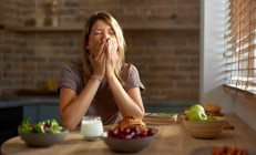 Bu hareketi her gün defalarca yapıyor, nedenini bildiğimizi sanıyoruz... Bilim insanları anlattı: Gerçek sebep bambaşkaymış