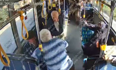 İETT otobüsündeki cinayet kamerada: Defalarca bıçaklayıp öldürdü