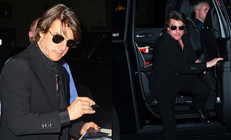 Yıllarca boş kalan kalbini bir güzele verdi… Sonu terk edilmek oldu… Kırılan gururunu yalanların ardına saklamış