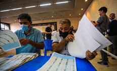 Irak, yeni hükümeti belirlemek için sandık başında: Oy verme işlemi başladı