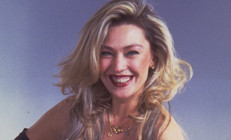 Ünlü oyuncu erken yaşta Alzheimerin pençesine düştü... Dünyası ilk filmi gibi Paramparça oldu... Şimdi bakımevinde hayata tutunmaya çalışıyor