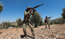 Rakkada Suriye güvenlik güçleri ile YPG/PKK arasında çatışma çıktı