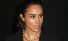 İki yılını kıskançlık içinde geçirdi: Evlendim, beni saray yerine kulübeye hapsettiler