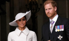 Üvey annesine kötü söz söyledi, tam sürgün oldu... Kolundan tuttukları gibi evinden kovdular... Artık geri dönüş yok