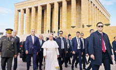 Papa Türkiyede... Cumhurbaşkanı Erdoğan ve Papa 14. Leo’dan dünyaya barış mesajları