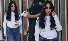 Kendinden 40 yaş küçük sevgilisine sırılsıklam aşık… Ona ‘gizli kaçamaklar’ için izin vermiş: Bana duyurmadan ne istersen yap