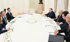 Kremlin Sarayında kritik görüşme… Putin, ABDli yetkililer ile bir araya geldi