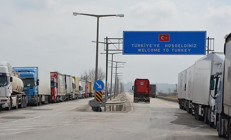 Yunan çiftçiler, Türkiye ile sınır kapısını ağır vasıta geçişlerine kapattı