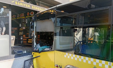 İETT otobüsü börekçiye daldı: 4 yaralı