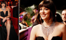 Yakışıyor ki giyiyorum demişti... Yine çizgisini bozmadı