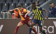 Kadınlar derbisinde Fenerbahçe, Galatasarayın yenilmezlik serisine son verdi