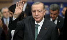 Cumhurbaşkanı Erdoğandan Özgür Özele tepki: Bu siyaset acemisine hak ettiği cevap verildi