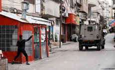 Batı Şeriada İsrail baskını: 100 Filistinli gözaltına alındı