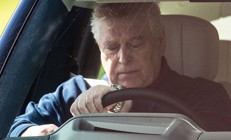 Bu kara lekeden kurtulmak kolay değil... Resmi göreve gidip beş yıldızdı otelde kaldı... Sadece dört günde 40 hayat kadınını ağırladı