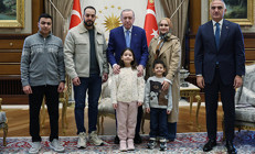 Erdoğan, Gazzede hayatını kaybeden Rajabın aile fertlerini kabul etti