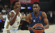 Anadolu Efes 76-80 Dubai Basketbol (Euroleague maçı özeti)