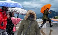 Yeni bir yağış sistemi geliyor: Meteorolojiden kuvvetli yağış uyarısı: 10 ilde kar, 28 ilde sağanak alarmı