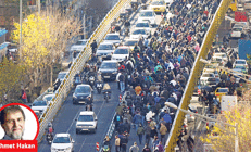 Çatı yok, kaset yok ama esnaf var