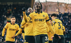 Büyü bozuldu: Wolves, Premier Ligde ilk kez kazandı