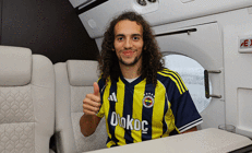 Fenerbahçe, Matteo Guendouzi transferini resmen açıkladı Yıldız oyuncu formayı giydi