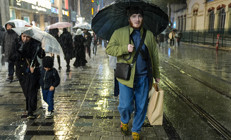 İstanbul yağmura teslim Kuvvetli yağmur ve şiddetli rüzgar etkili oluyor