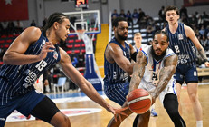 Anadolu Efes deplasmanda galip