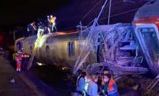 İspanyada hızlı tren faciası İki hızlı trenin raydan çıktı: 21 kişi öldü