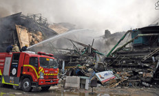 Pakistandaki AVM yangınında ölenlerin sayısı 14e yükseldi: 70ten fazla kişi kayıp