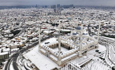 Megakent beyaza büründü