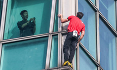 Dünyanın izlediği ipsiz tırmanış başarıyla tamamlandı