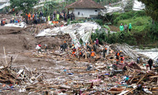 Endonezyada toprak kayması: 11 ölü, 80den fazla kayıp
