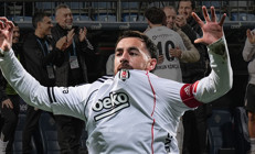 Beşiktaşta sahne ilk kez Orkun Kökçünün: Siftah yaptı, Sergen Yalçınla kutladı