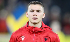 Beşiktaşın yeni transferi Asllani İstanbula geliyor Tarih belli oldu