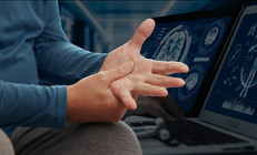 Elleriniz titremese bile risk var: Parkinsonun bu belirtilerine çok şaşıracaksınız