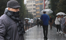 Batı kesimlerden yurda giriş yapacak: Yarın başlıyor Meteoroloji uyardı: Gök gürültülü sağanak ve kar geliyor