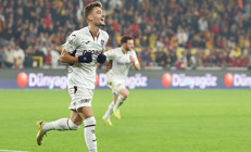 Ernest Muçi, golleriyle Trabzonspora katkı vermeye devam ediyor