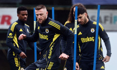 Fenerbahçenin Trabzonspor maçı kamp kadrosu belli oldu