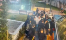 Kavgayı ayırmak isterken 6 yerinden bıçaklanmıştı: Aileye tehdit mesajları atan 3 kişi tutuklandı